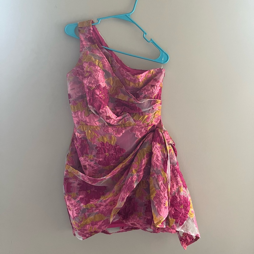 Brailey Tie Showpo Dress NWT!